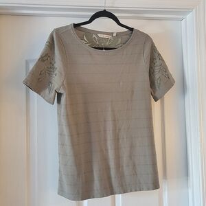 Soft Surroundings Ventana Tee Shirt Olive Green Neutral Floral Short Sleeve NWOT